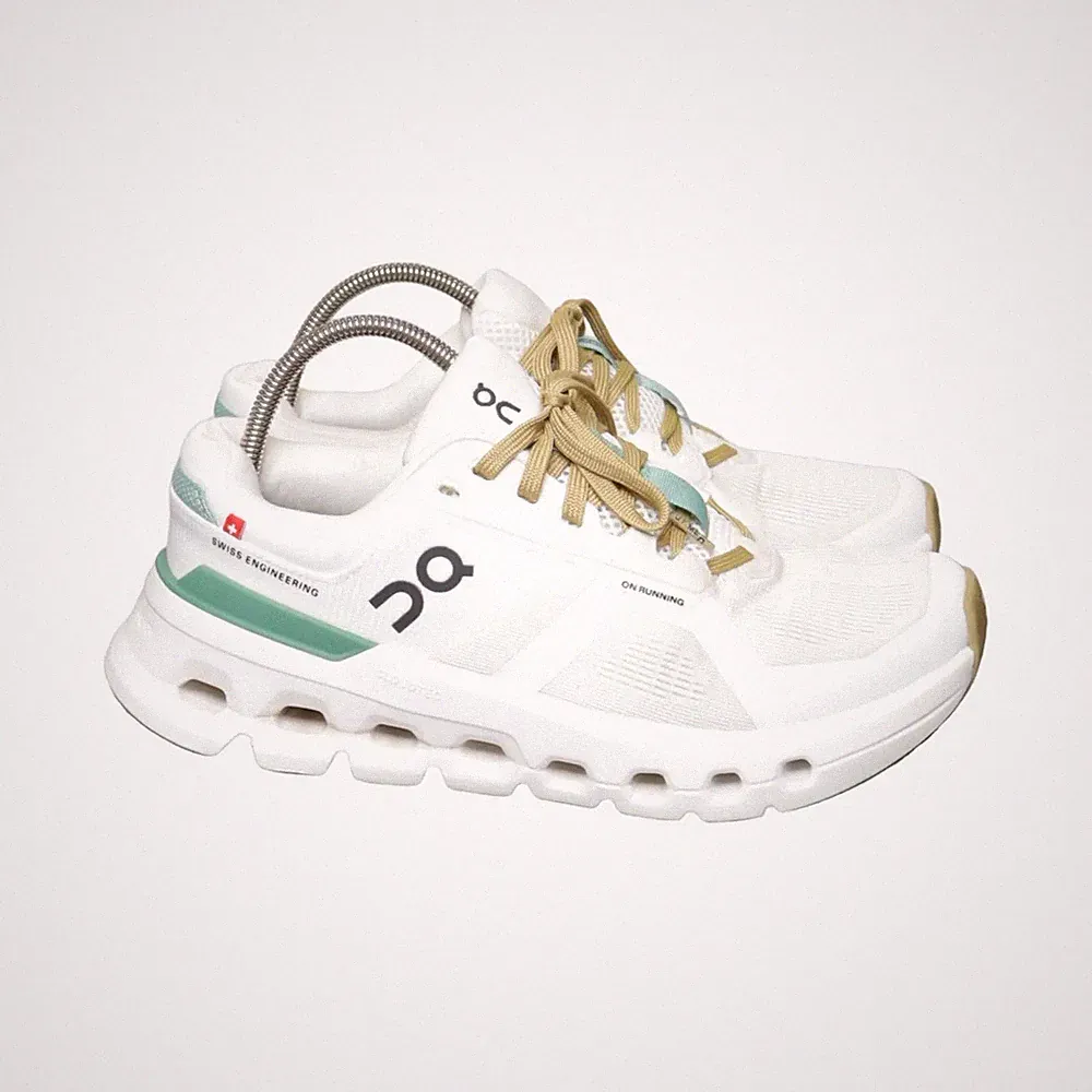 O.N, Laufschuhe, Größe: 37 1/2, model: cloudrunner 2, Weiß/Braun/Grün #TwV