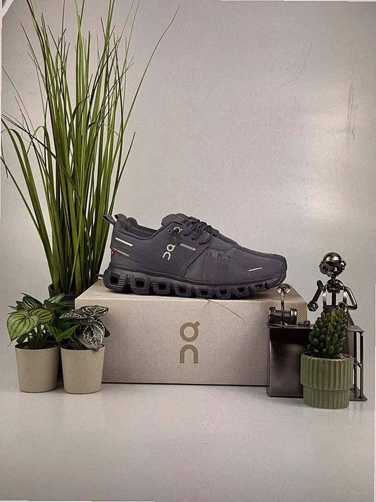 On Cloud 6 Laufschuhe Made in Switzerland in grau Größe 39