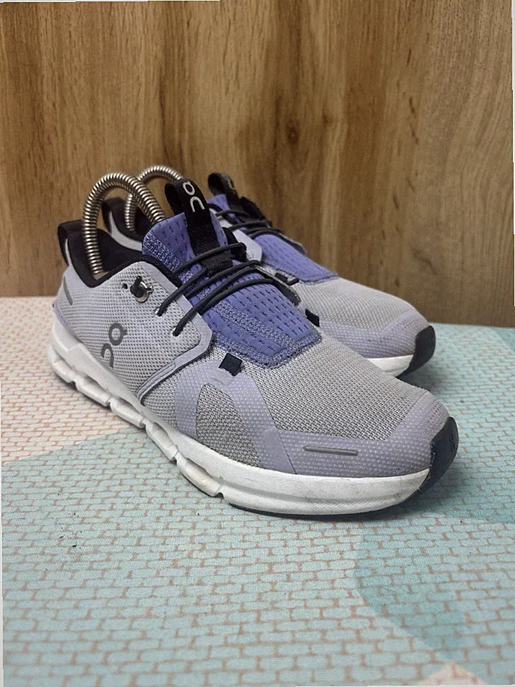 On Cloud Damen / Kinder Sneaker Gr. 36 Grau/Lila Laufschuhe Sehr gut