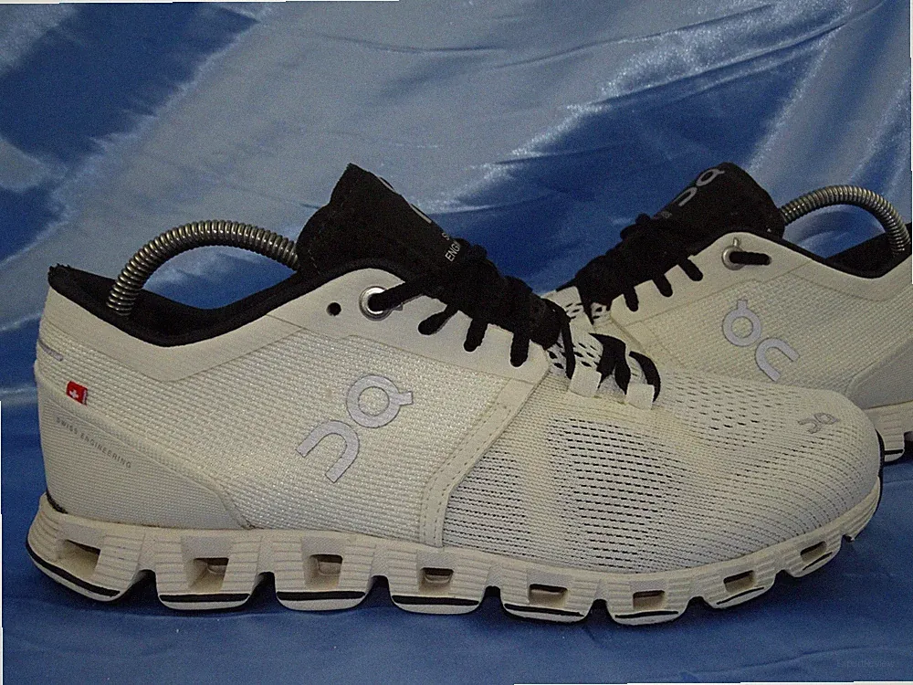 ON CLOUD LAUFSCHUHE Gr 39 SCHUHE WEIß CLOUDTEC RUNNING SNEAKER CLOUD 5 Ultra