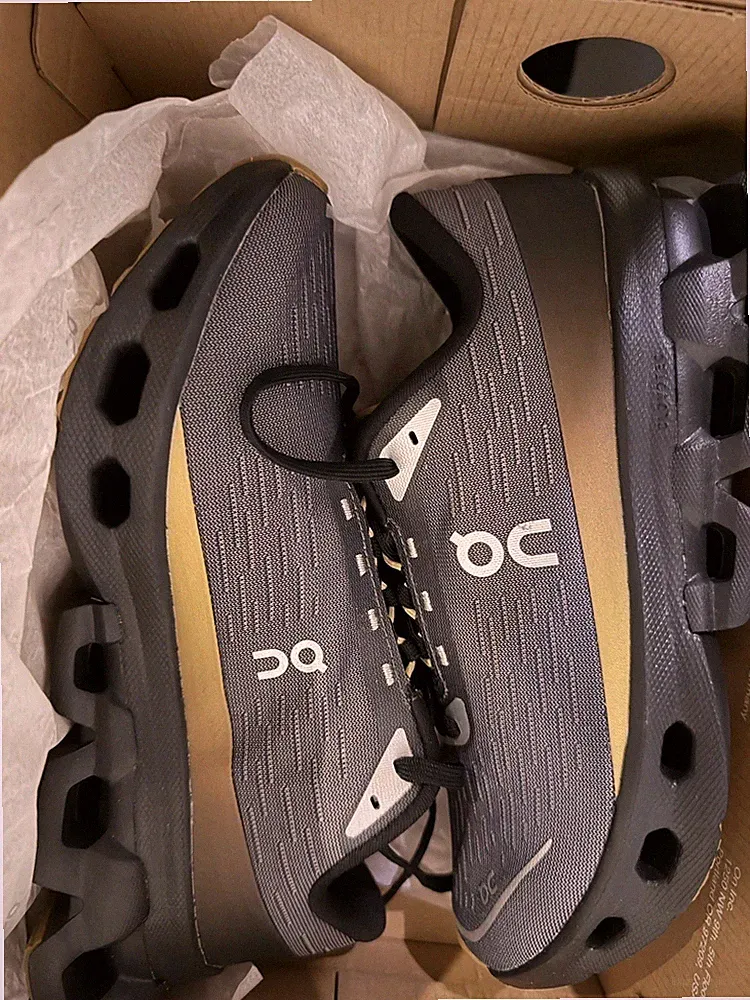 On Cloudmonster Damen Sneaker Laufschuhe grau/beige/schwarz EU 38 US 7 UK 5