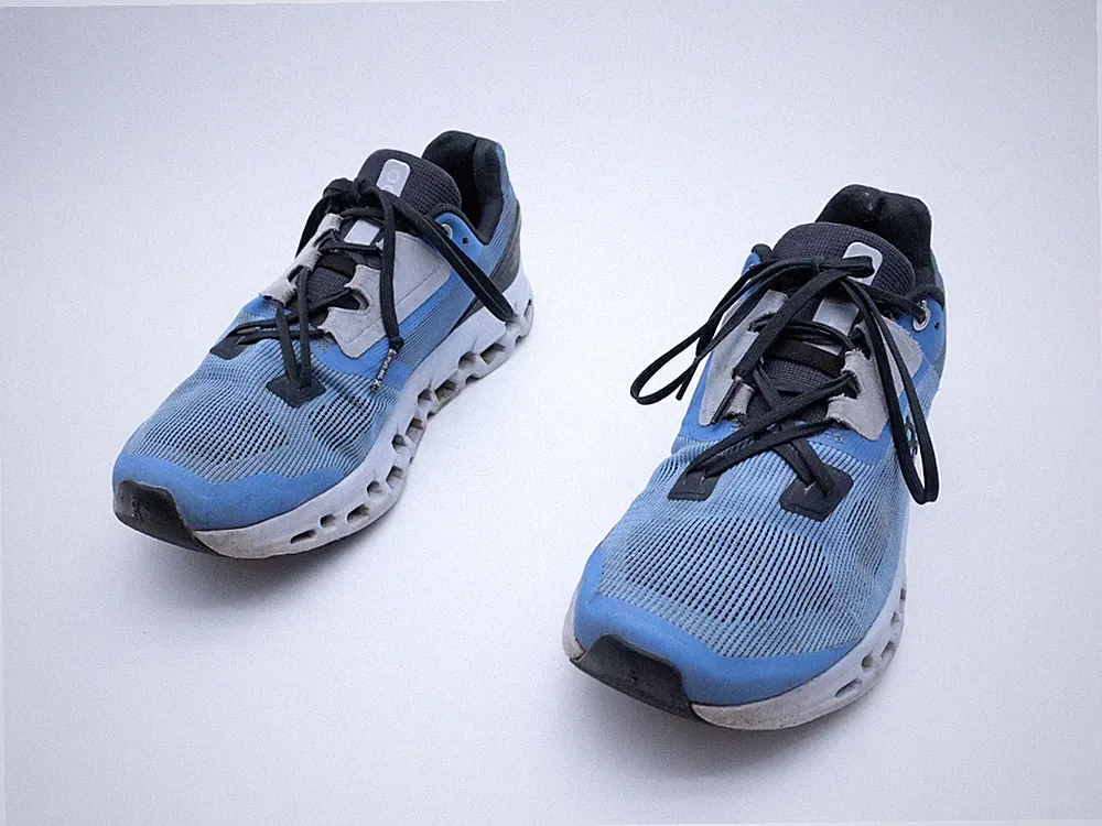 ON Cloudstratus Damen Laufschuh Sportschuh Freizeitschuh Gr 40 EU Art 26002-30