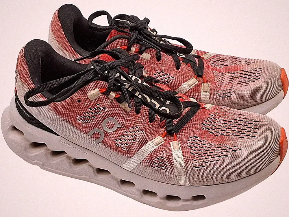 On Cloudsurfer Damen Laufschuhe Sportschuhe Gr. 38,5 Rot Grau