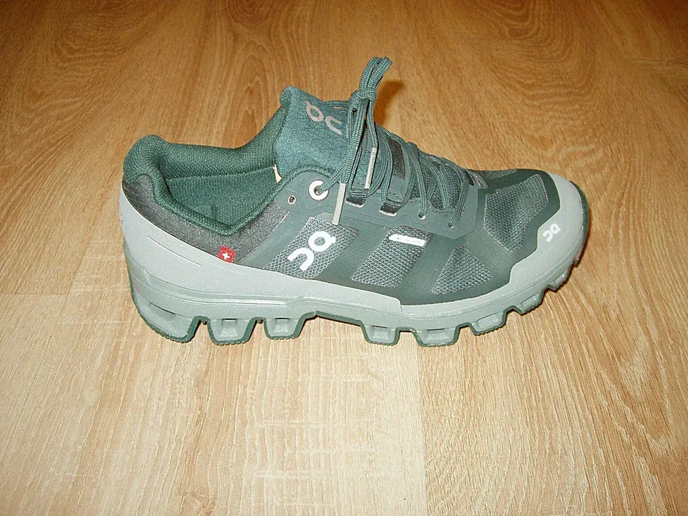 On Cloudventure Waterproof Damen Laufschuhe Grün Gr. 36 - Neu - 179,95€
