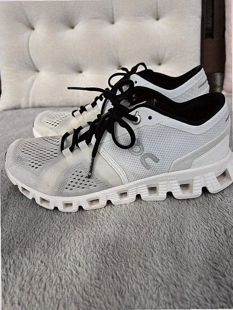 ON CLOUDX - Laufschuhe für Herren /Damen