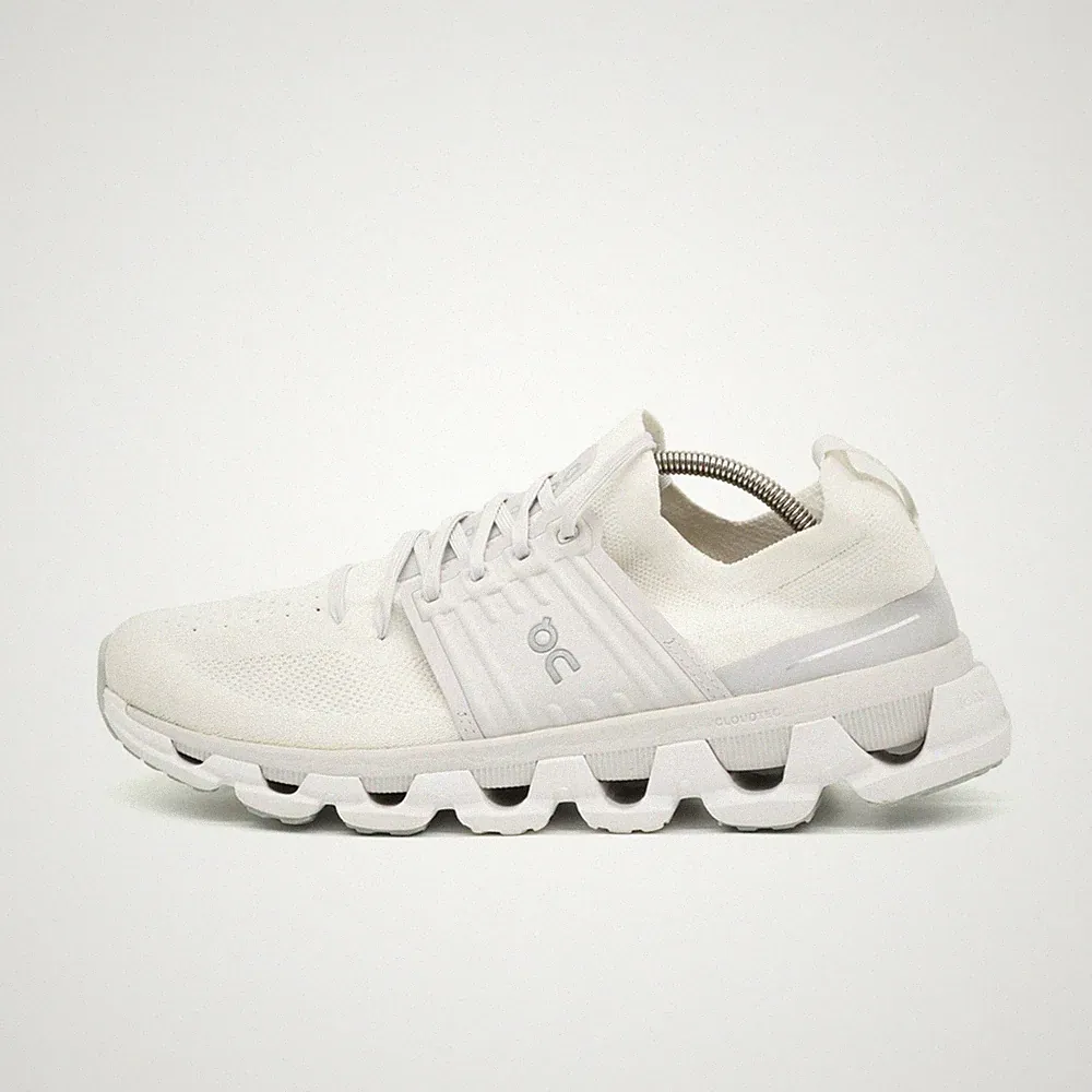 On Damen Cloudswift Laufschuhe EU 40.5 Weiß 3WD10451040 CloudTec Dämpfung