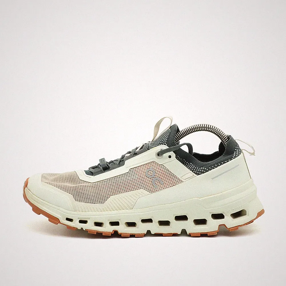On Damen Cloudultra Schuhe EU 41 weiß beige 3WD30282171 Dämpfung Atmungsaktiv