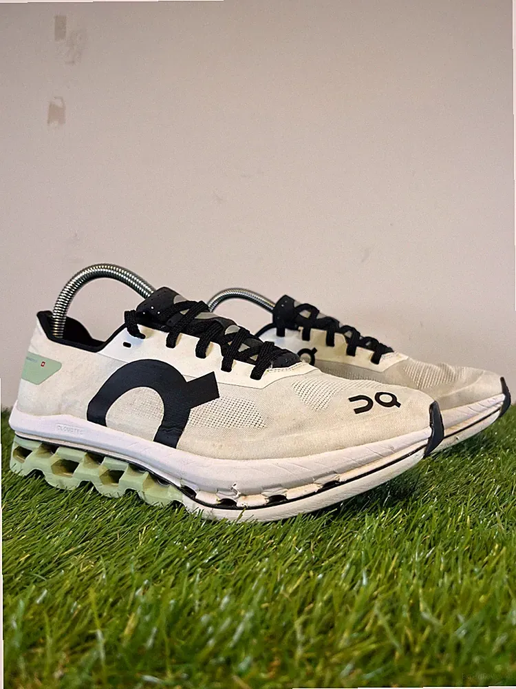 On Running Cloudboom Echo Turnschuhe Größe UK 6 Damen Carbon Laufschuhe Mesh