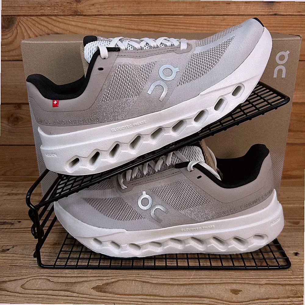 On Running Sneaker Damen Größe UK 4,5 Cloudsurfer Next Fog Ivory Schweizer Schuhe