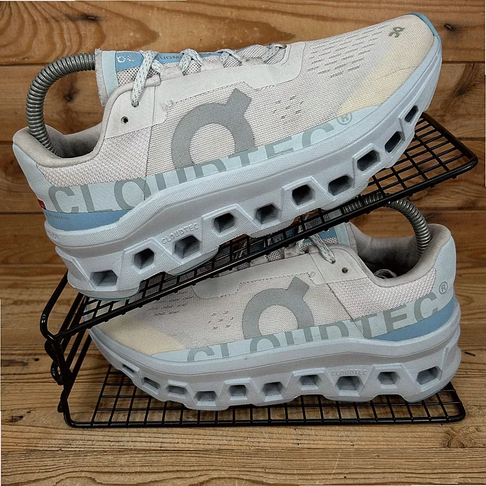 On Running Turnschuhe Damen Größe UK 6,5 Cloudmonster Frost Wash Schweizer Schuhe