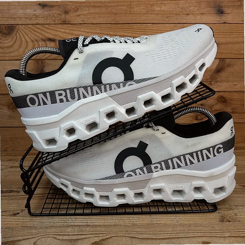 On Running Turnschuhe Damen Größe UK 9 Cloudmonster 2 weiß schwarz Laufschuhe