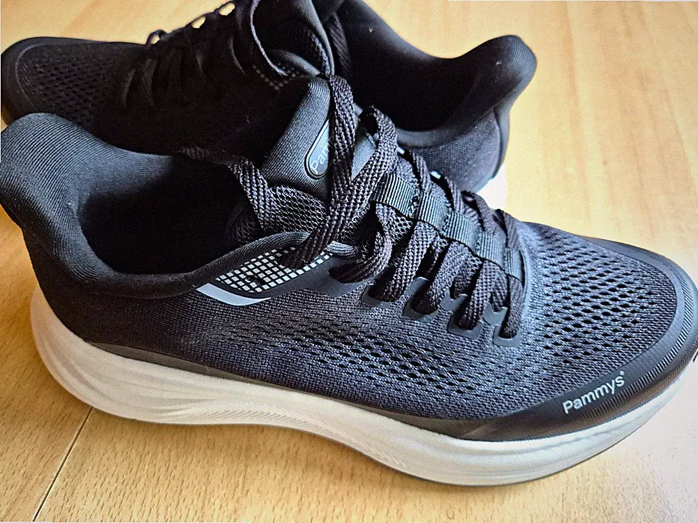 Pammys Sneaker Laufschuhe Schwarz/Weiß EU 41 TOP Zustand!
