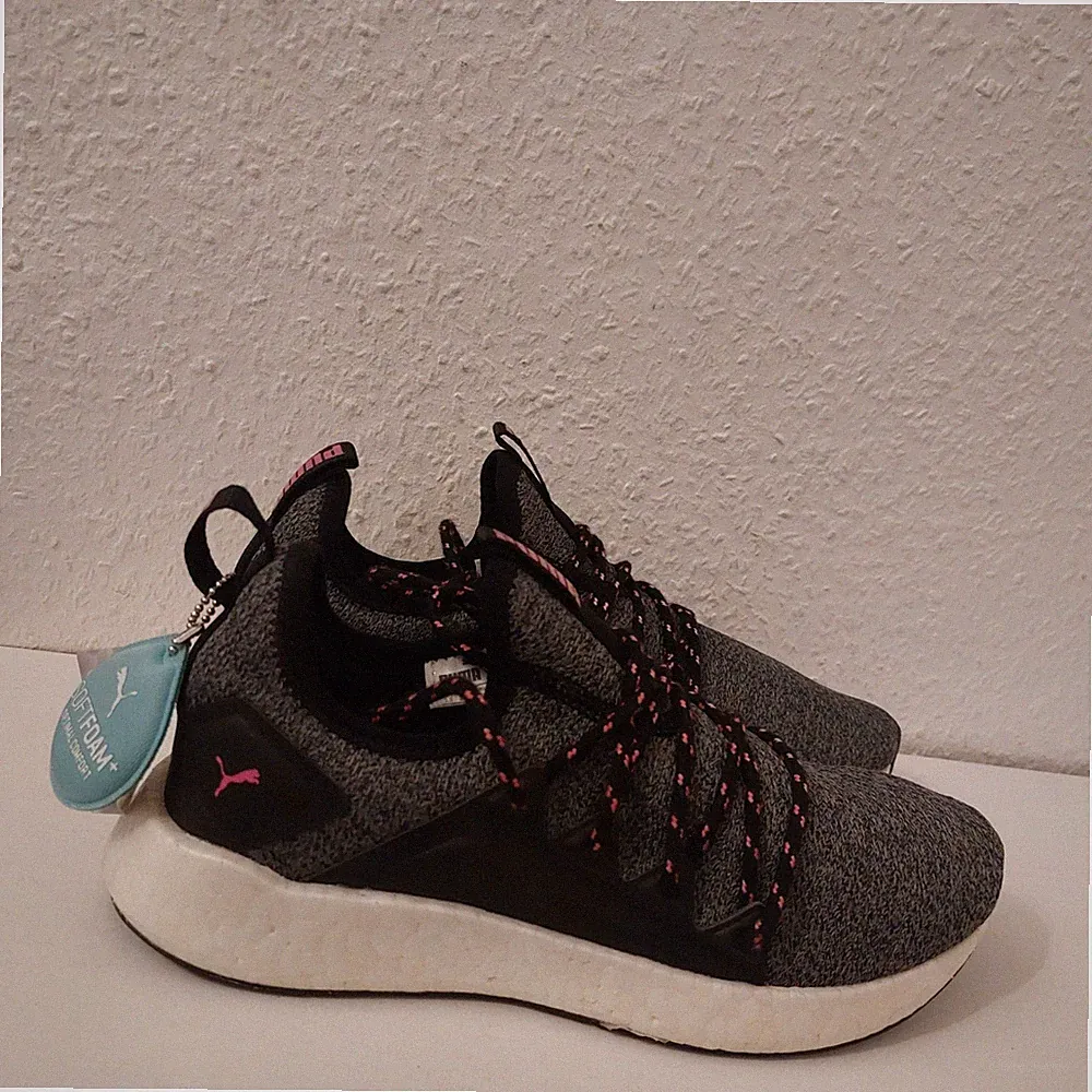 Puma Damen Sneaker Grösse 38.5 Laufschuhe Neu