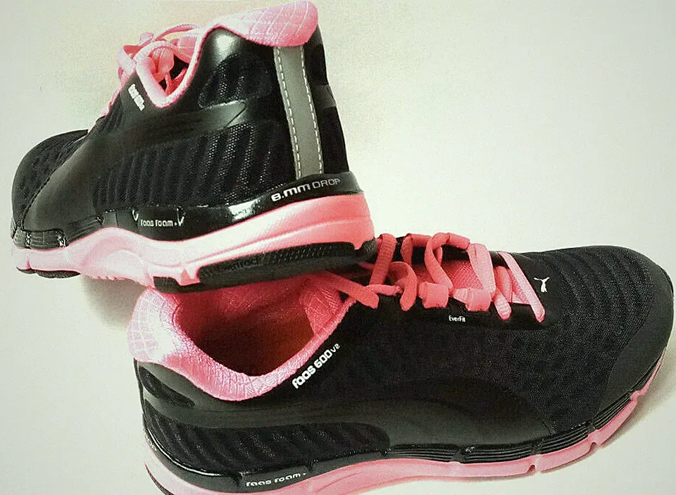 Puma Faas 600 V2 Womens black-fluo pink Laufschuhe Turnschuhe Schuhe Gr. 41