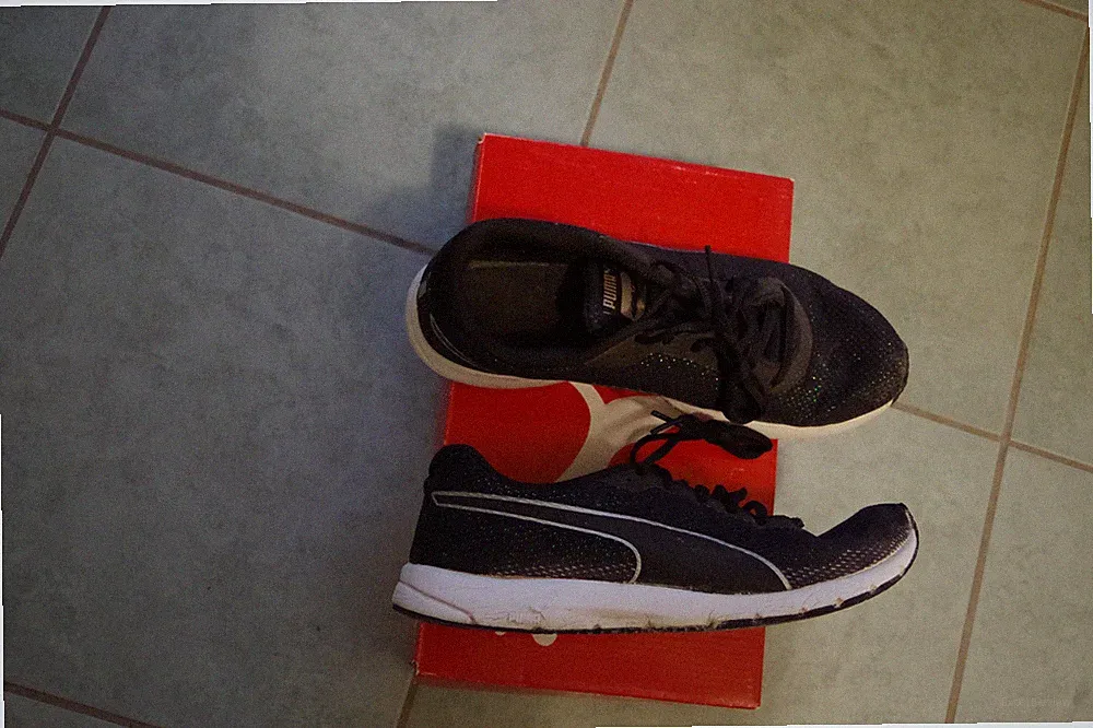 PUMA Narita v3 Wn Glitter Black Silver White Gr. 41 - Damen Sneaker Laufschuhe