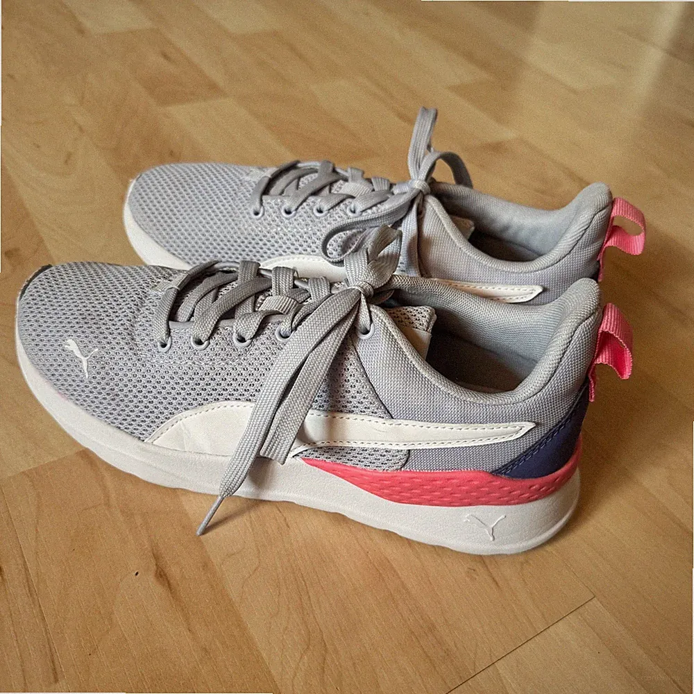 PUMA Sneaker 38 Turnschuhe non-marking Sportschuhe Laufschuhe Damen Kinder grau