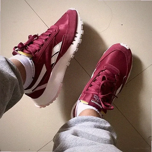 Reebok Legacy Bordeaux Damen Canvas Running Sneaker Keilabsatz 3 cm High Heels