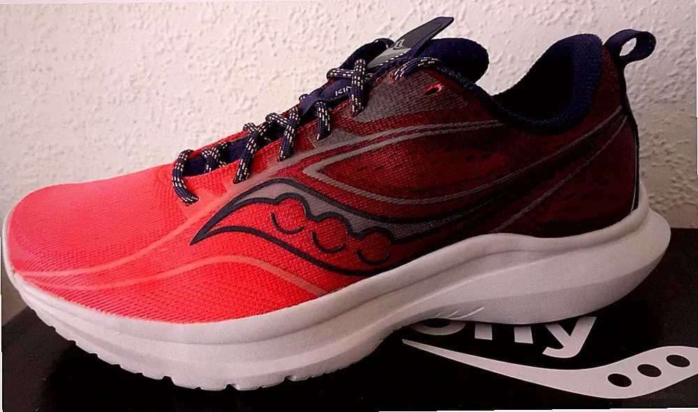 SAUCONY KINVARA Gr. 7,5 (38,5) TOP RUNNING SCHUH - NEU und OVP