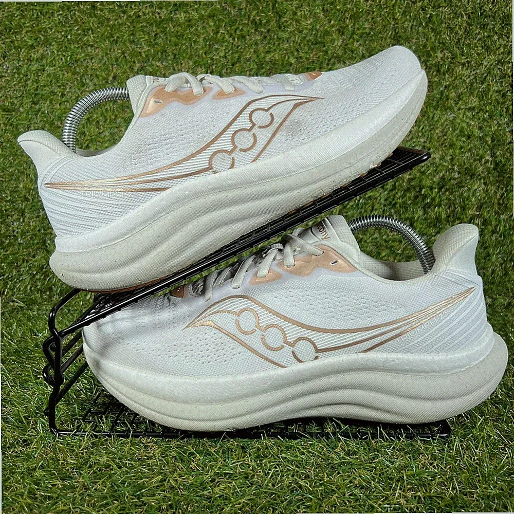 Saucony Turnschuhe Damen Größe UK 8 Triumph 23 weiß gold Straßenlaufschuhe