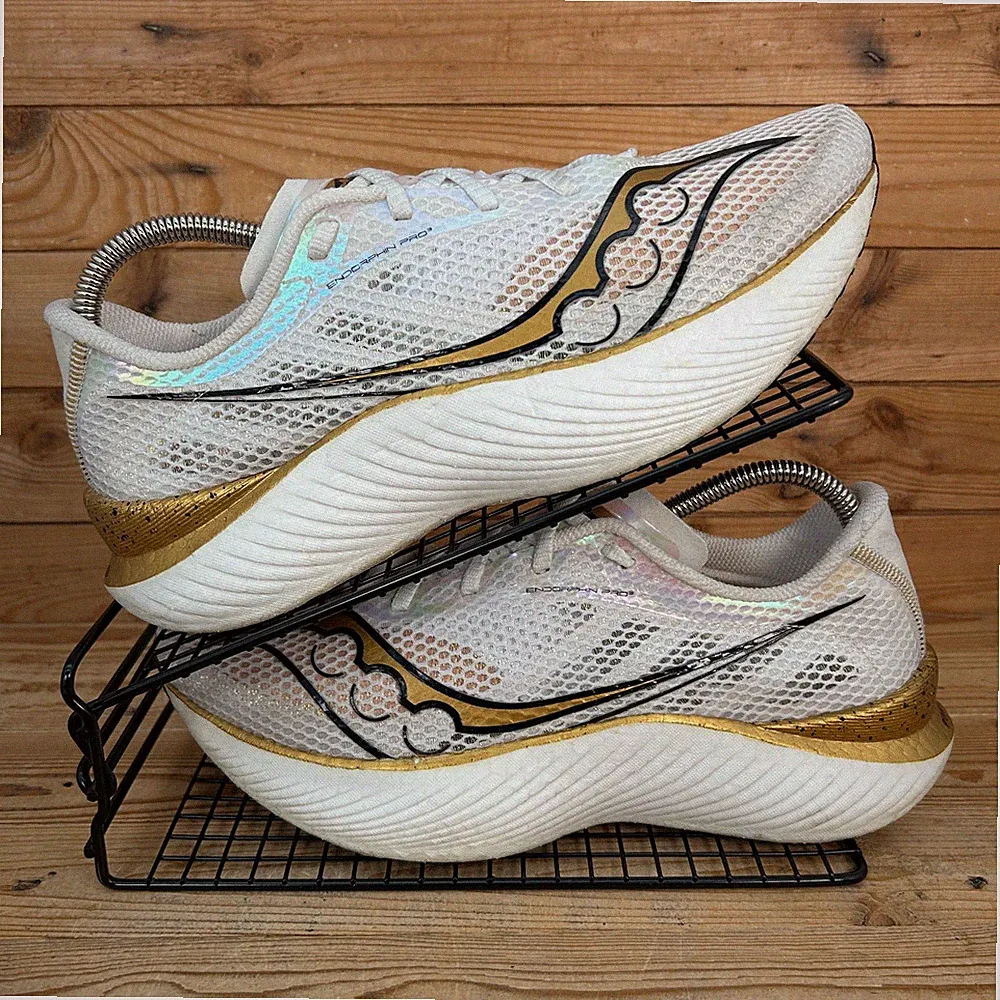 Saucony Turnschuhe Damen UK 9 Endorphin Pro 3 weiß gold Carbon Marathonschuhe