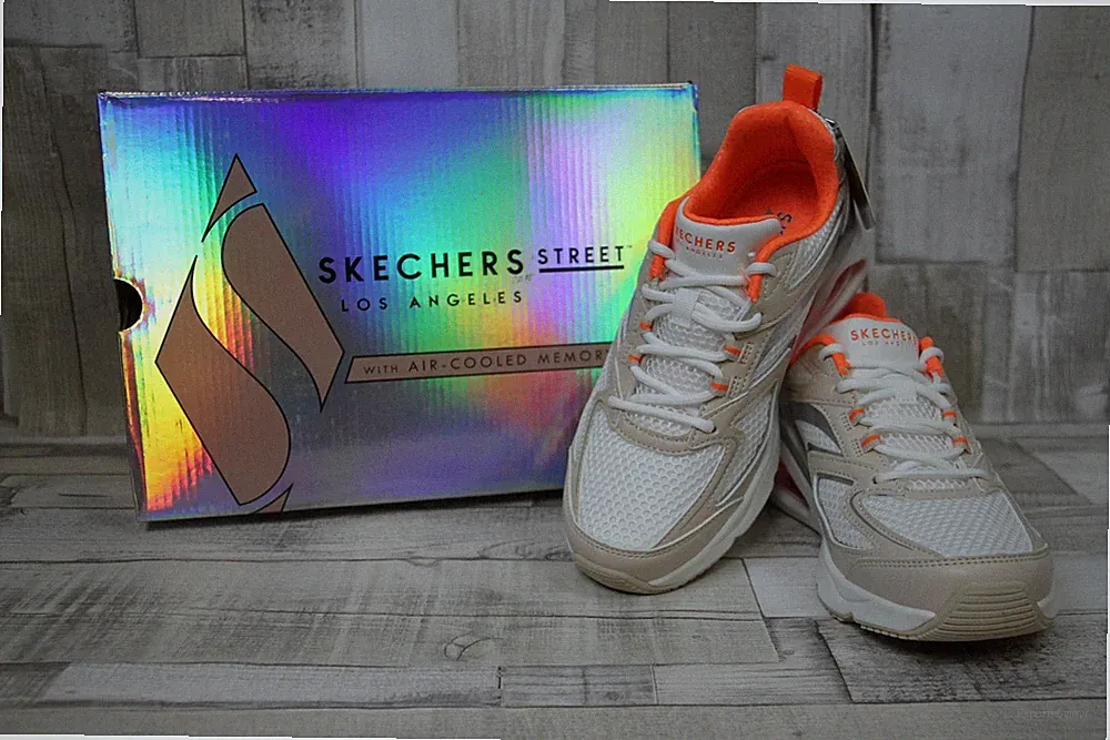Skechers Damen Schnürschuh weiß/beige/orange, zum Teil durchsichtige Laufsohle