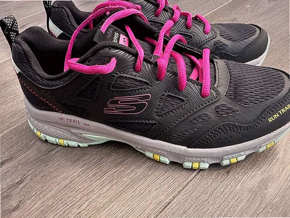 Skechers Hillcrest Pure Escapade Trailrunning Schuhe Sneaker's UK 4 EU Gr. 37