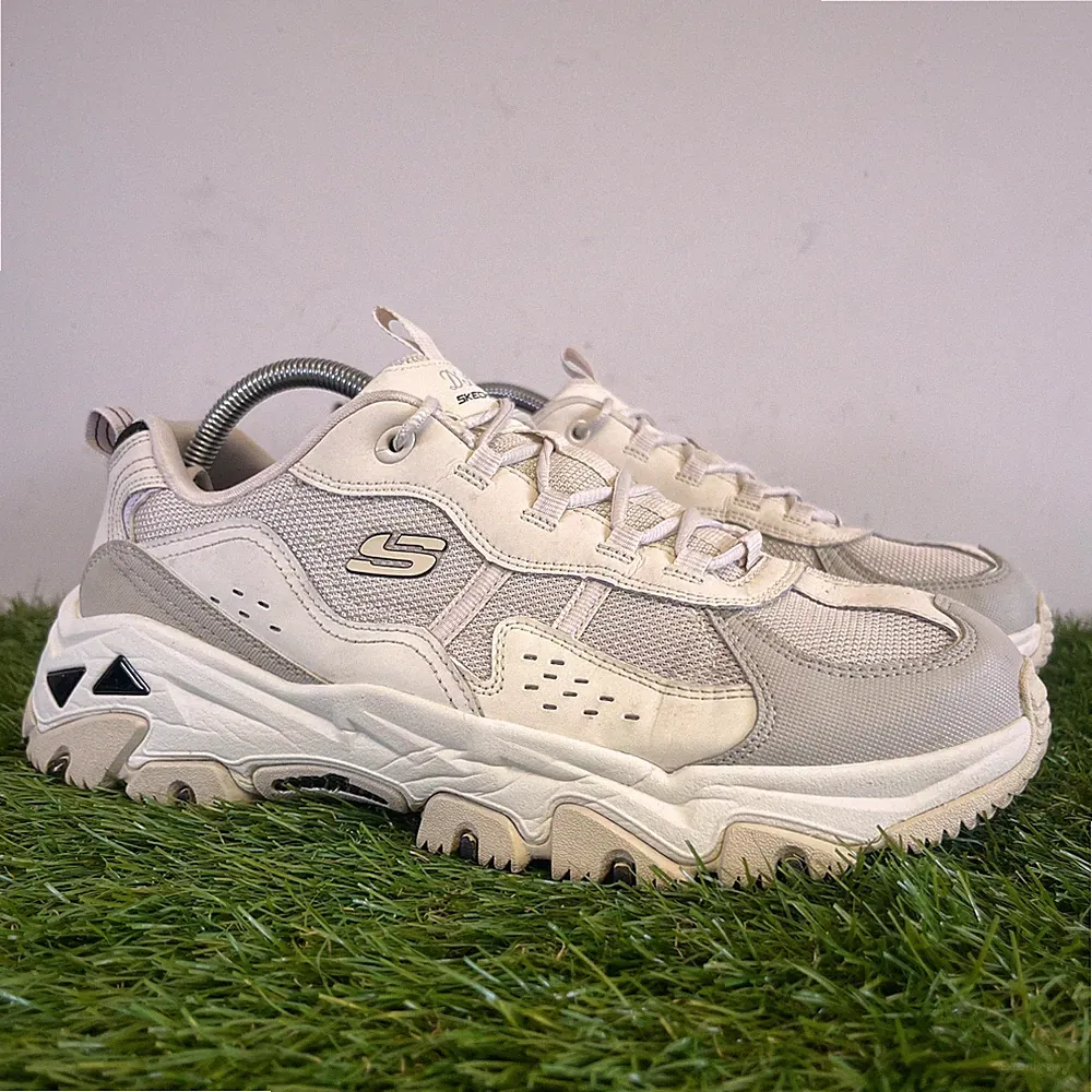 Skechers Turnschuhe Größe 7 Damen beige D'Lites Wanderer sportliche Trailrunning-Schuhe