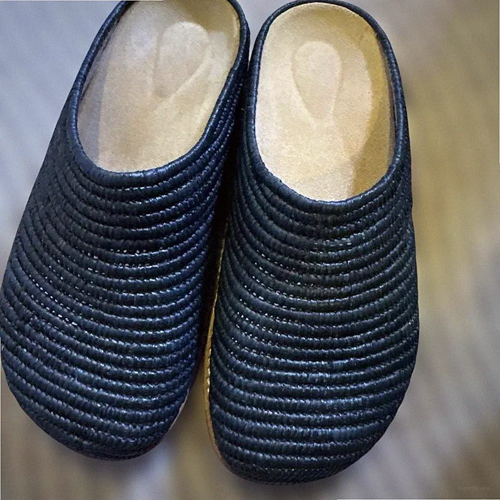Tomorrowland Contre Allee BousbIR Damen Slipper 23,5 cm gebraucht