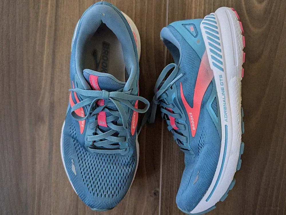 Turnschuhe, Laufschuhe Brooks Adrenaline GTS 23 in Größe EUR 41