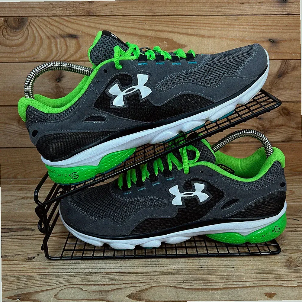 Under Armour Turnschuhe Damen Größe UK 6 Charged Assert grau grün Laufschuhe