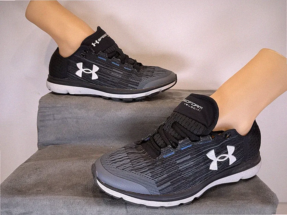 Under Armour Turnschuhe Damen Größe UK 6 SpeedForm Velociti grau Laufschuhe