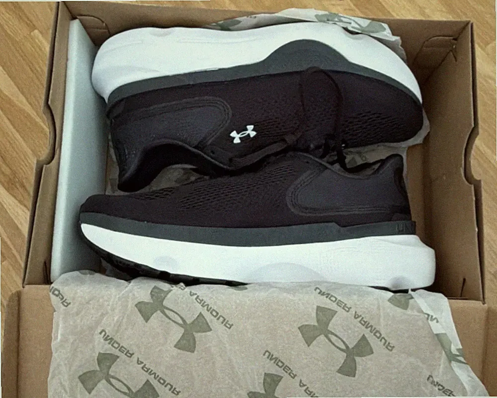 Under Armour UA W Infinite Pro 2 Damen Laufschuhe Schwarz/Weiß EU 37,5 NEU