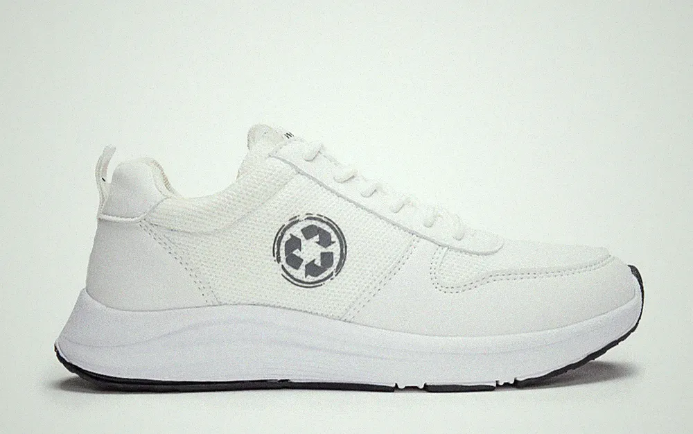Vegane Low-Top Laufschuhe Trainer aus recycelten- PET gefüttert EVA-Gummi Leicht