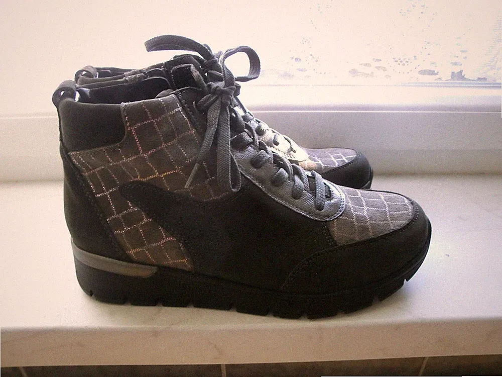 Waldläufer hoher Laufschuh Herbst Winter interesant Muster grau bronze Gr. 5 1/2