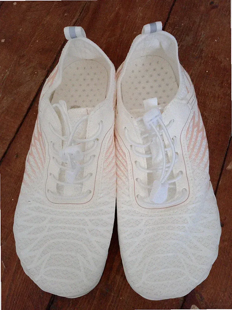 Weiße minimalistische Barfuß-Laufschuhe Turnschuhe Größe 4 NEU ohne Etikett